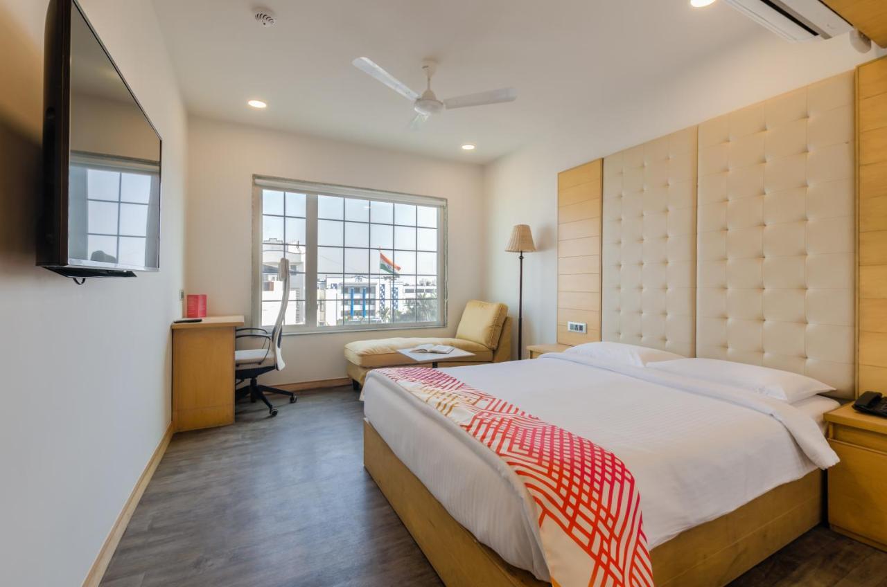 Ginger Surat City Centre Екстер'єр фото